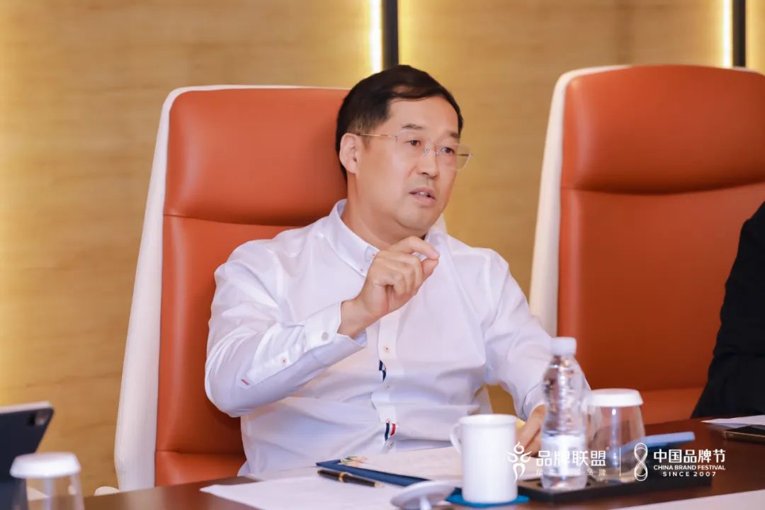 尊龙集团官网集团董事长李军赴广州考察交流