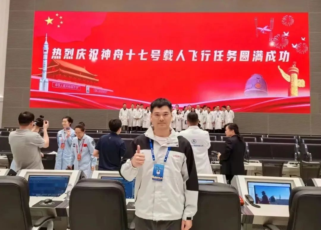 神舟十九号发射圆满成功，中国航天又见大红屏！