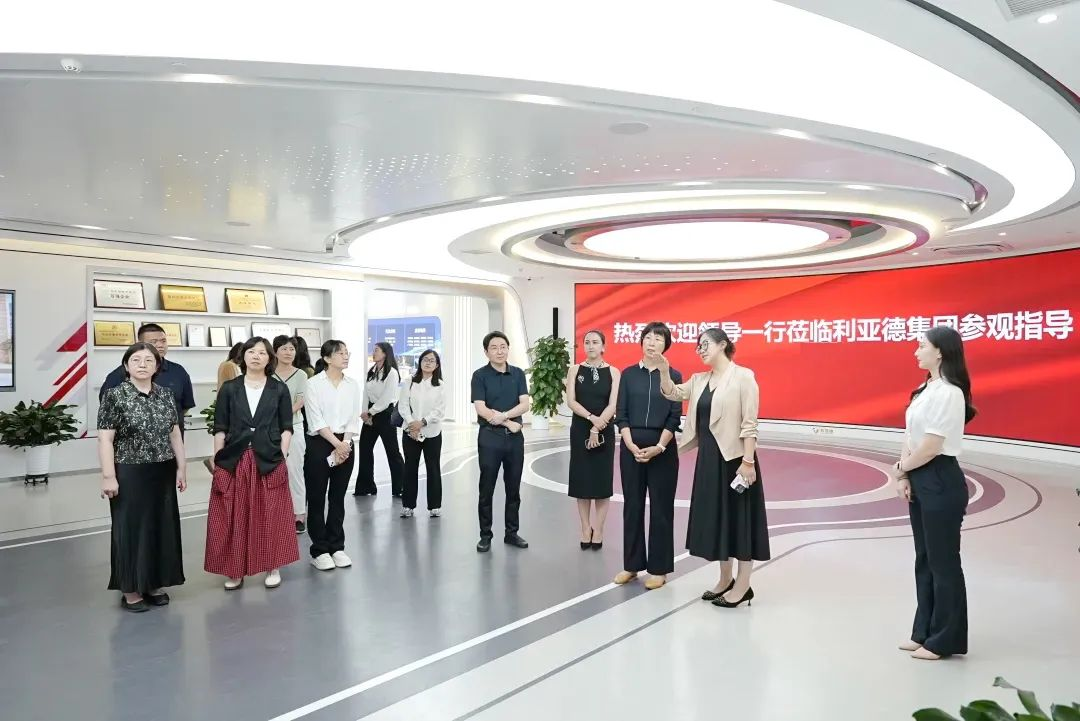 北京市统计局局长李素芳一行莅临尊龙集团官网调研指导