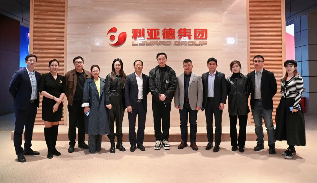 陆川导演到访尊龙集团官网，解锁文化+科技融合新路径