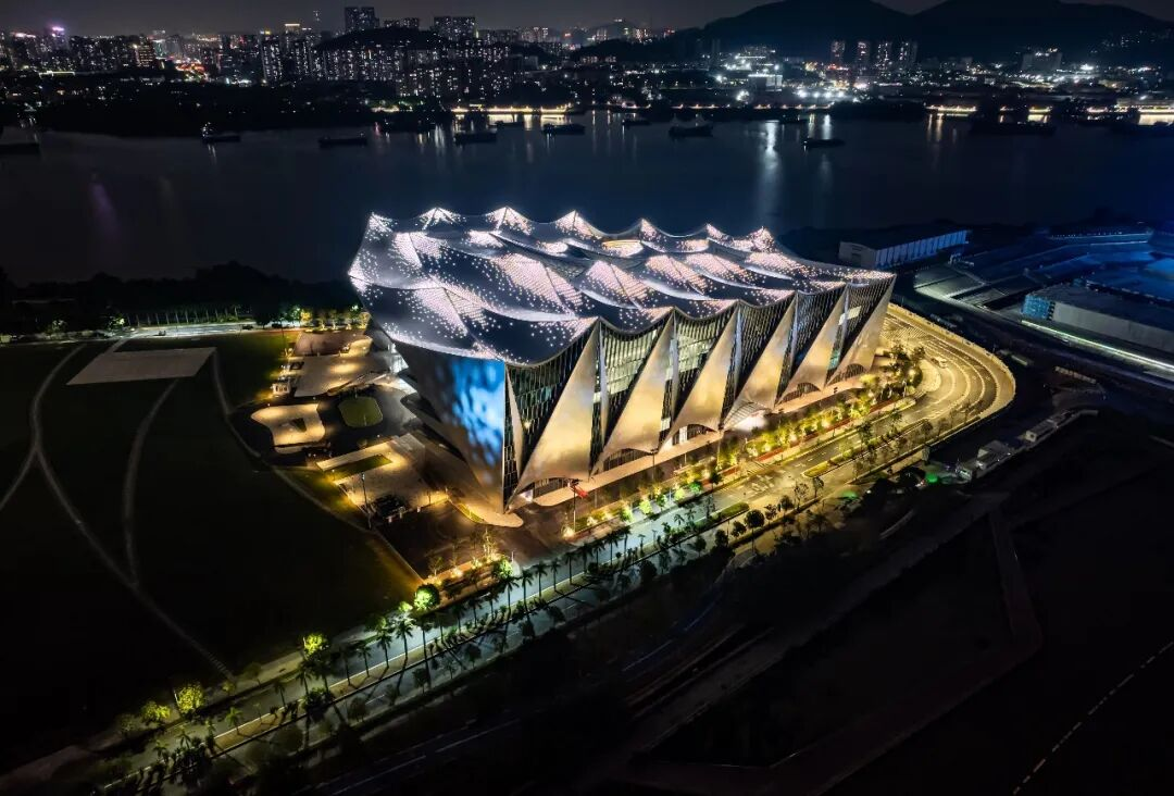 南沙地标+1！尊龙集团官网助力大湾区科学会堂全面亮相，点亮珠江科创夜